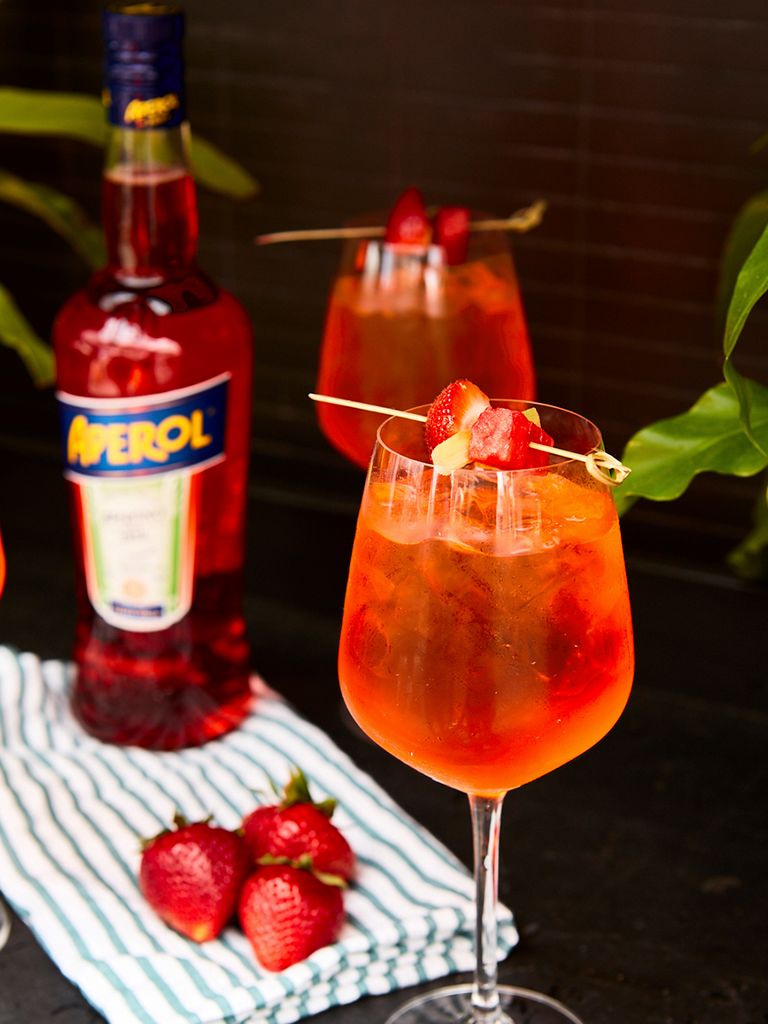Here’s the Aperol Spritz 5 Ways—Perfect Your Wedding Cocktail Hour