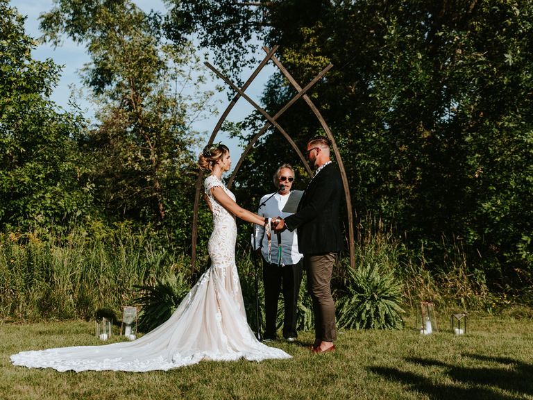 10 Creative Alternatives to a Traditional Ceremony Arch