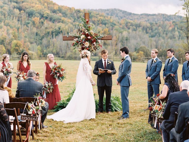 10 Creative Alternatives to a Traditional Ceremony Arch