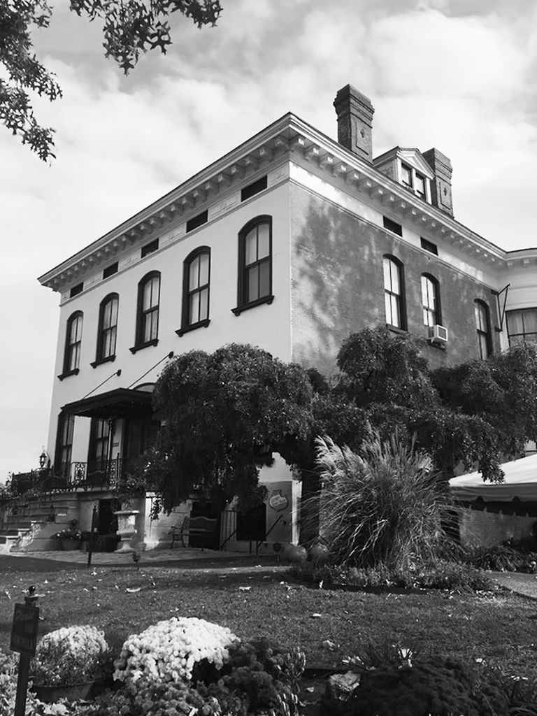 10 Haunted Venues Perfect for a Halloween Wedding