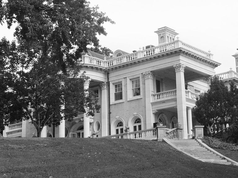 10 Haunted Venues Perfect for a Halloween Wedding