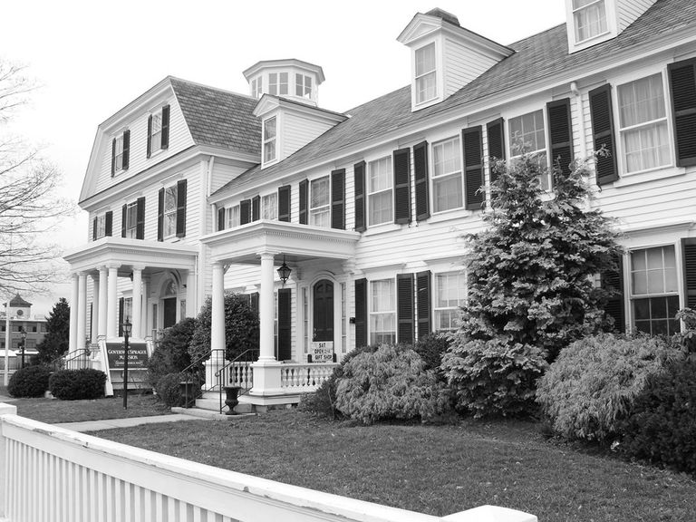 10 Haunted Venues Perfect for a Halloween Wedding