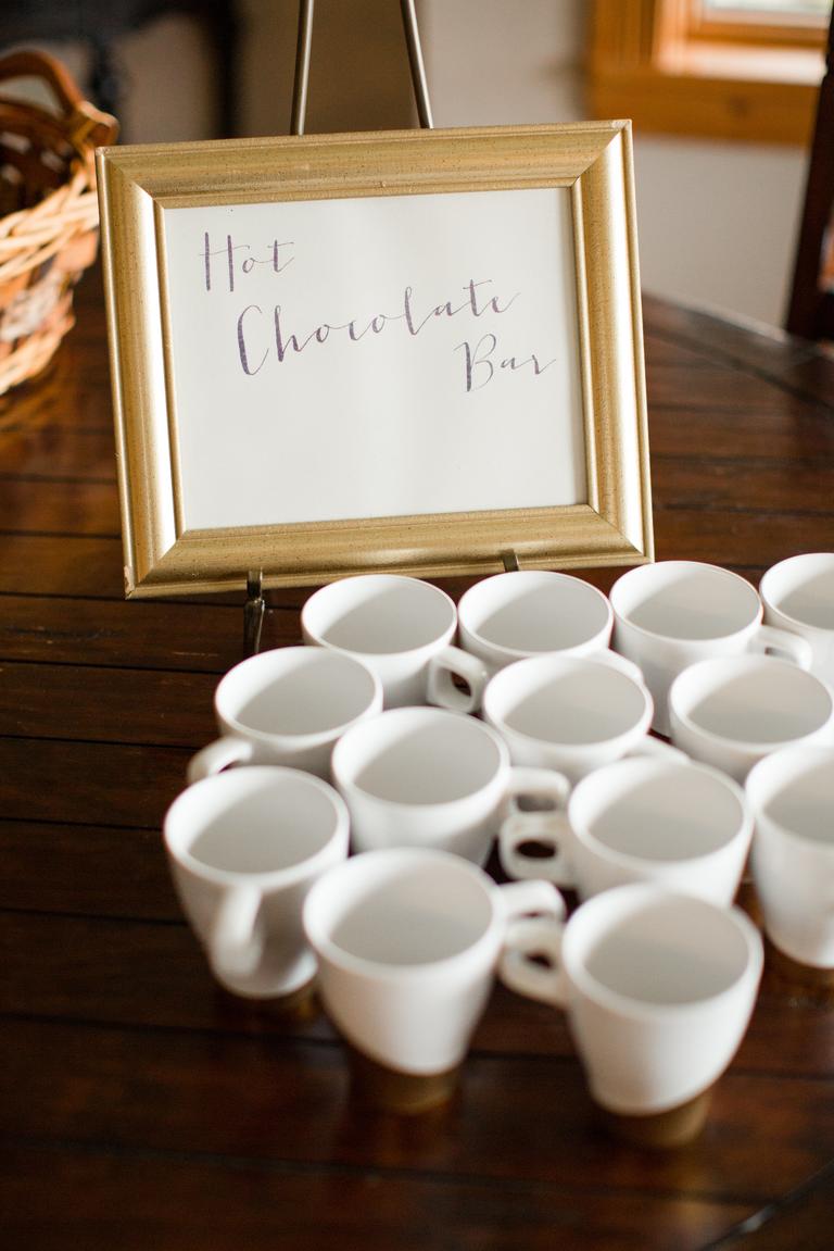 10 Ways to Include Hot Chocolate in Your Wedding