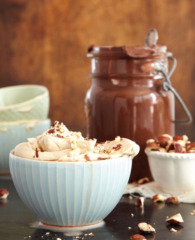 10 Ways to Include Hot Chocolate in Your Wedding
