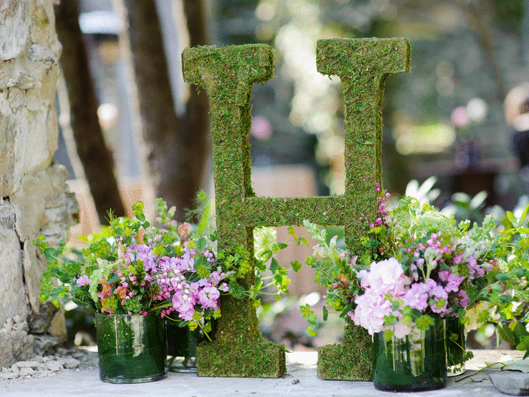 11 Must-Have Decor Accents For a Backyard Wedding