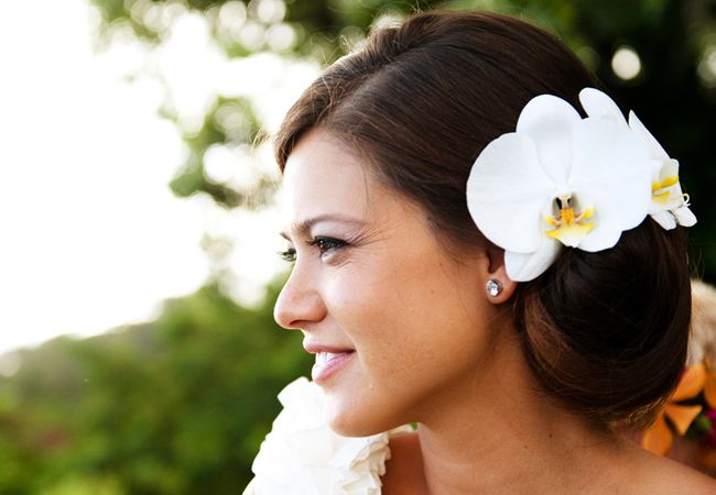 11 Pretty Updos with Flowers