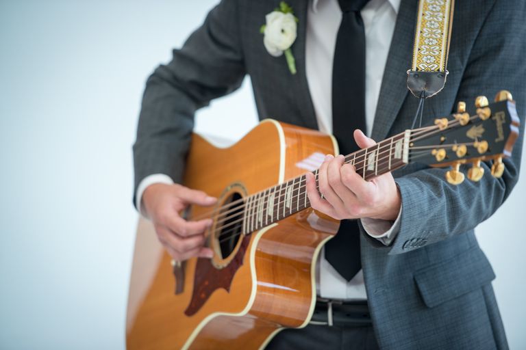 11 Tips to Pull Off a Preppy Wedding