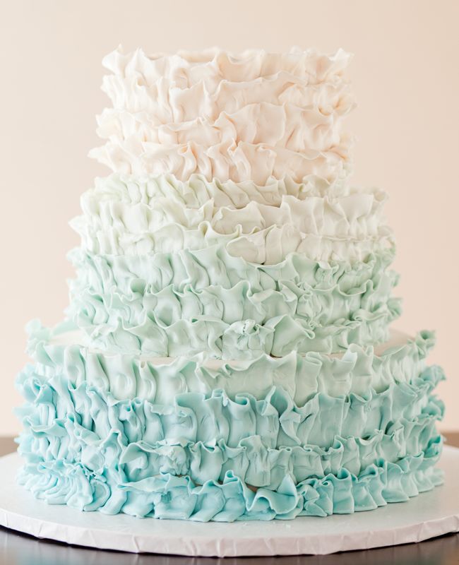 12 Wedding Cakes That Rock Ruffles