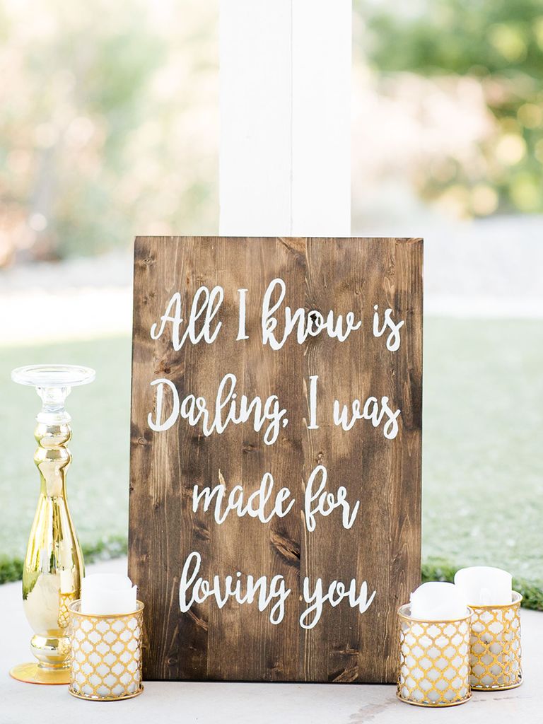 12 Wedding Signs You (And Your Guests) Will Love