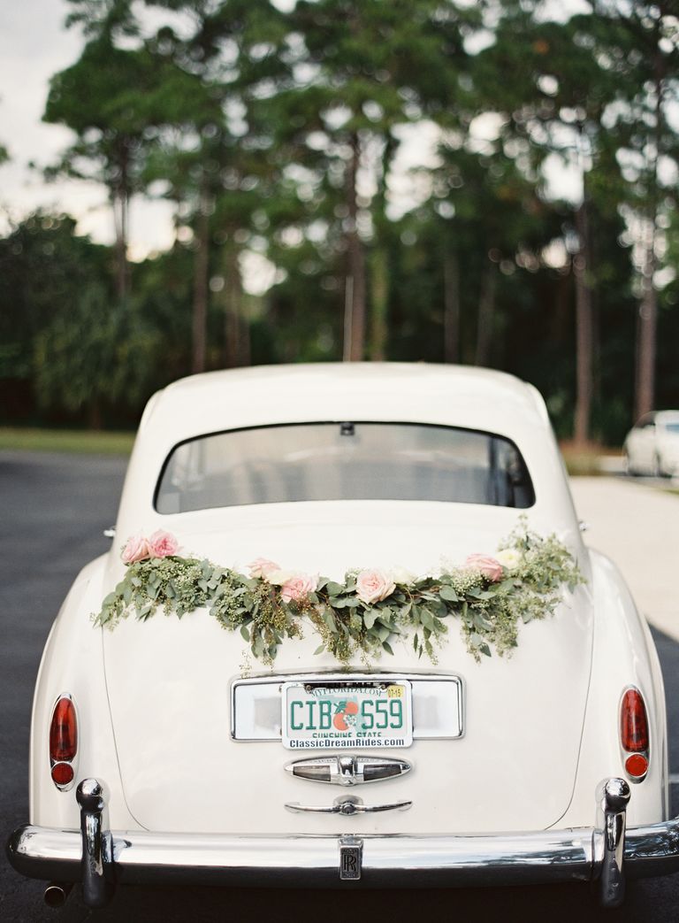 13 Genius Places To Hang A Wedding Garland