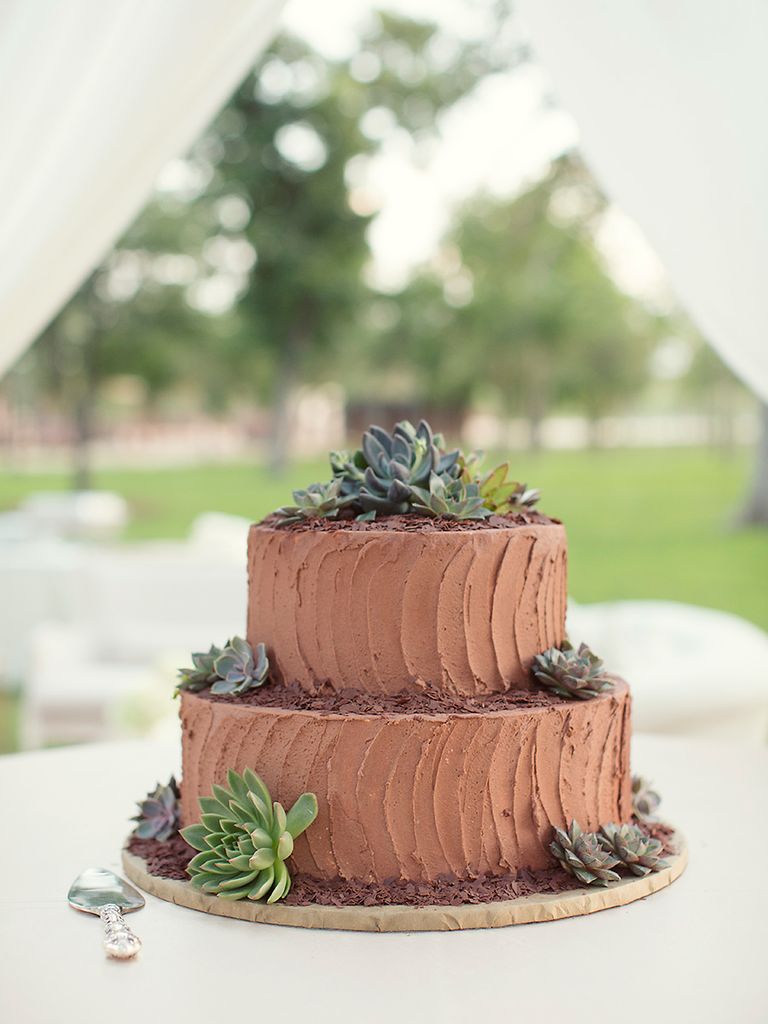 15 Delicious Chocolate Wedding Cakes
