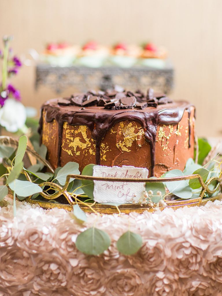 15 Delicious Chocolate Wedding Cakes