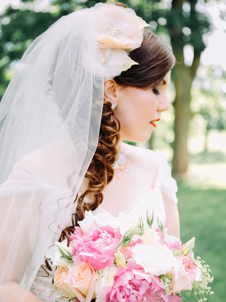 15 Different Ways to Style a Veil With a Flower Crown