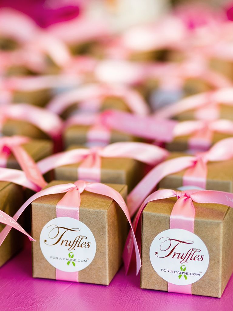 15 Edible Wedding Favors Your Guests Will Love