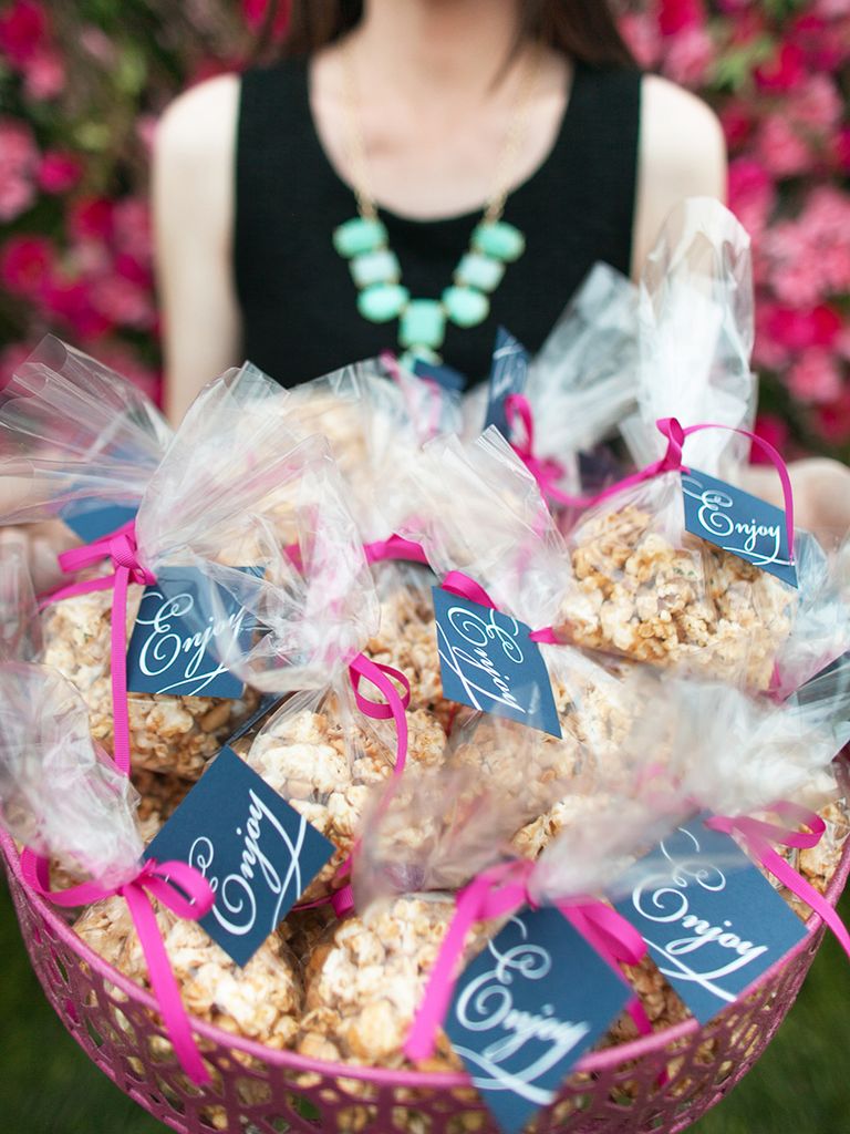 15 Edible Wedding Favors Your Guests Will Love