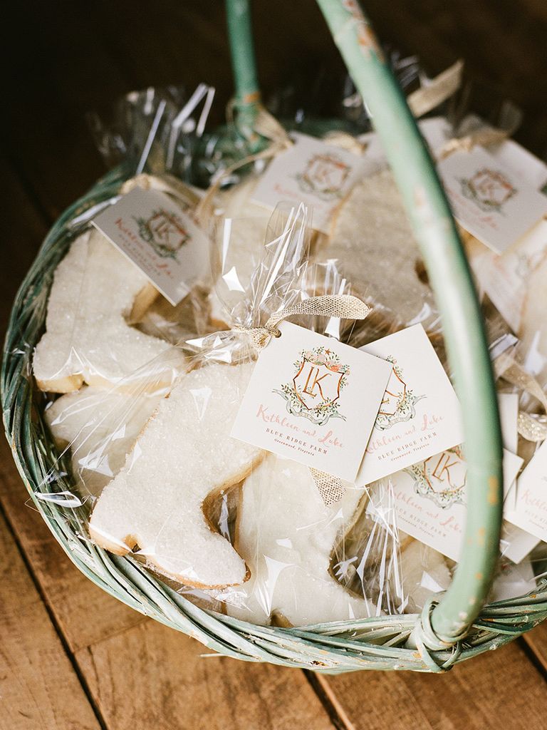 15 Edible Wedding Favors Your Guests Will Love