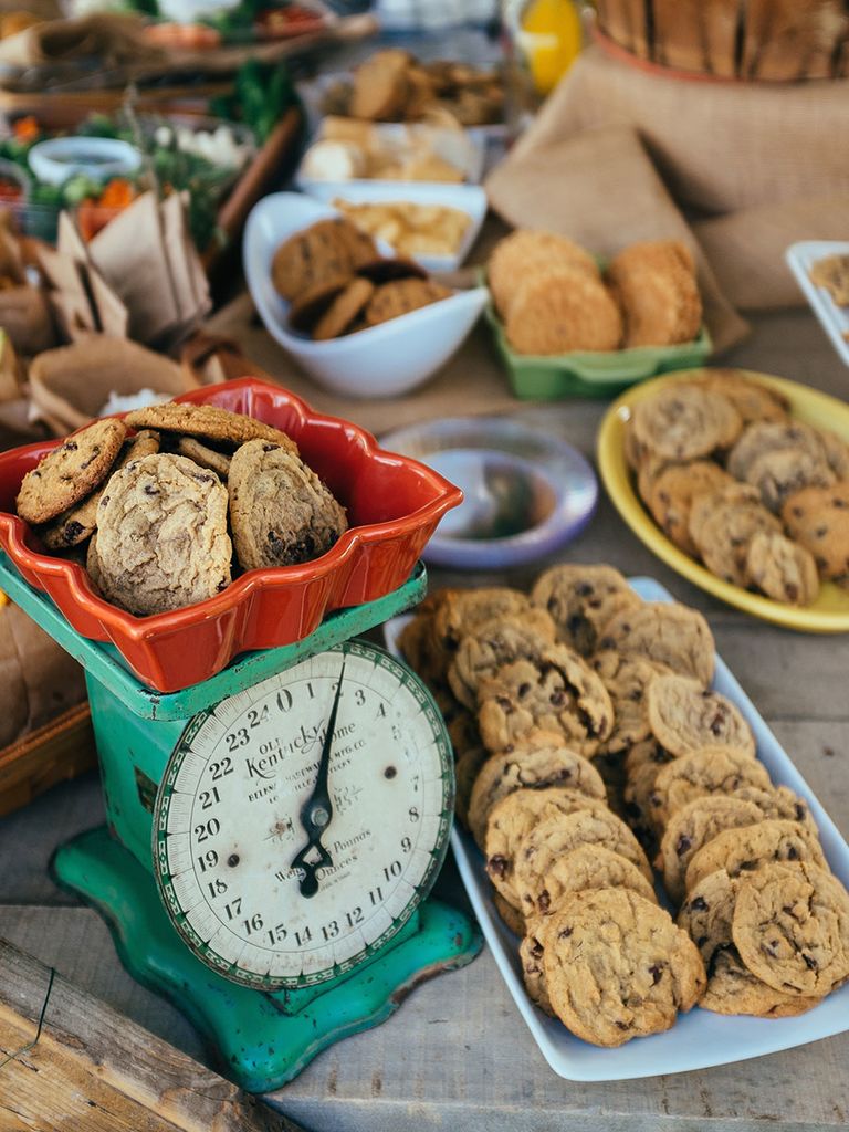 15 Tasty Ways to Serve Cookies at Your Wedding