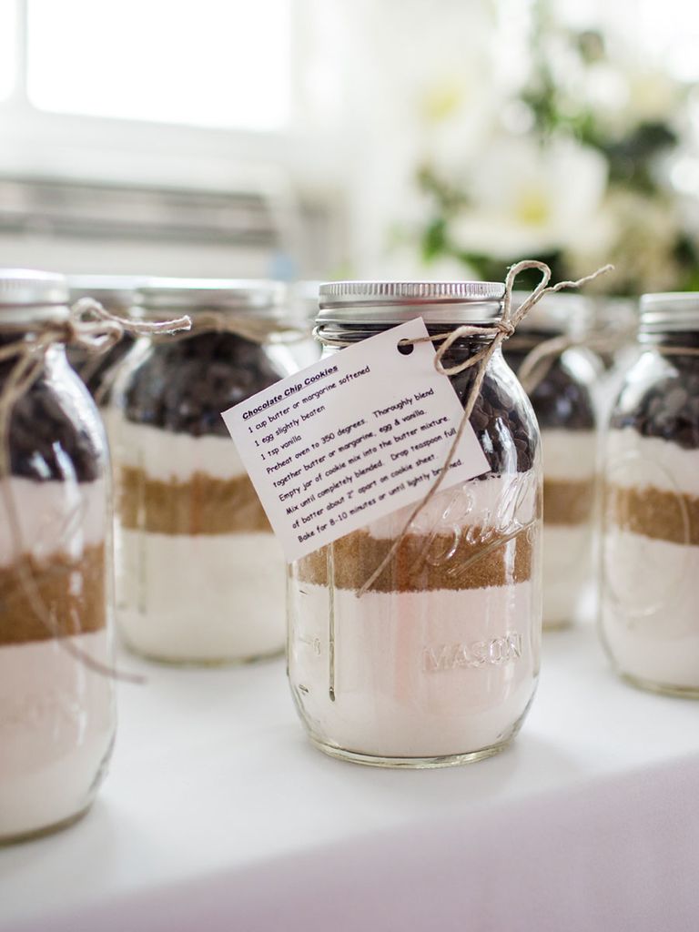 15 Tasty Ways to Serve Cookies at Your Wedding