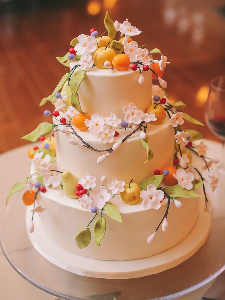 16 Prettiest Sugar Flower Wedding Cakes
