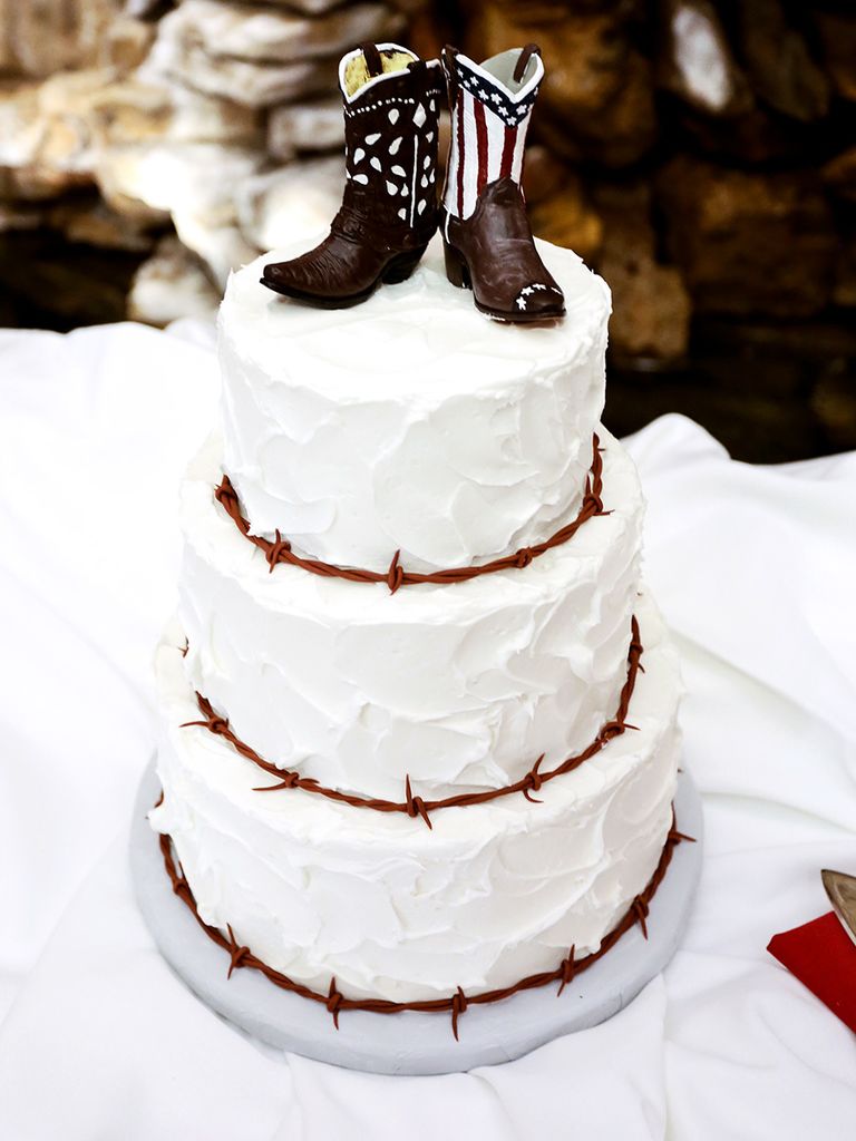 17 Ideas for a Unique Wedding Cake Topper