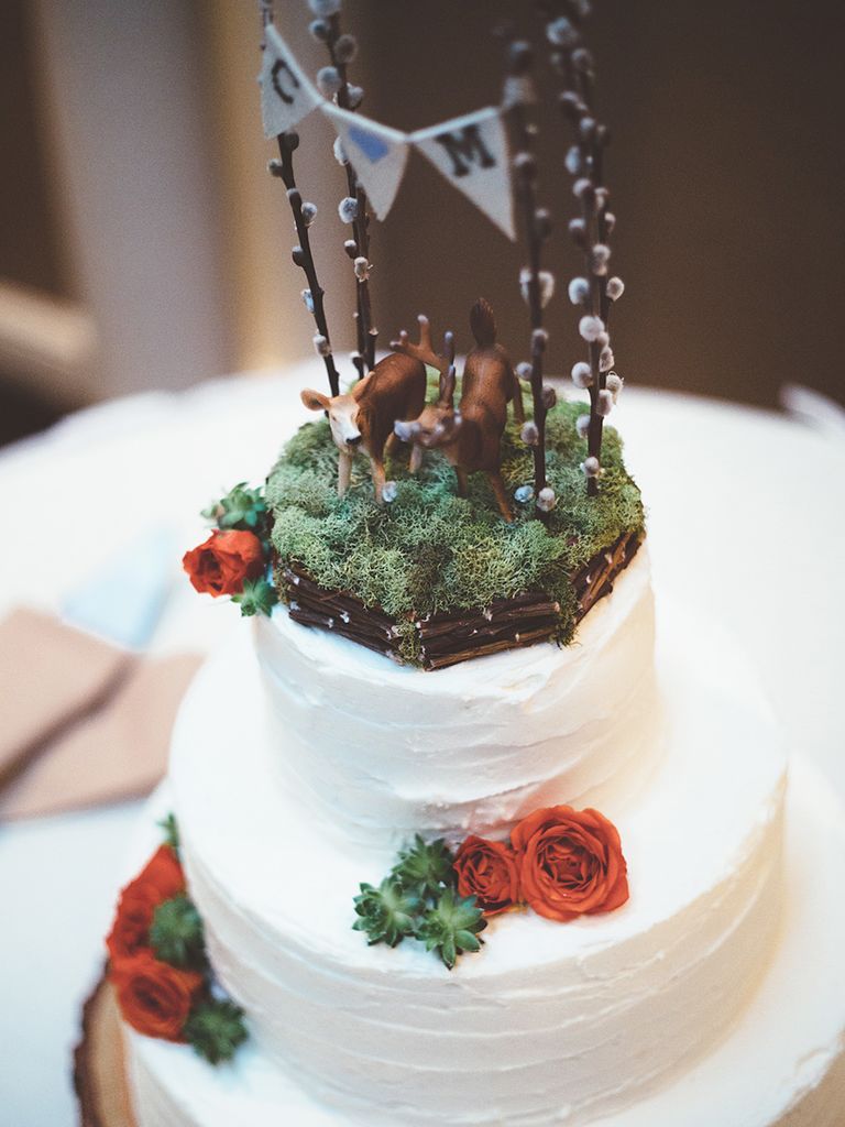 17 Ideas for a Unique Wedding Cake Topper