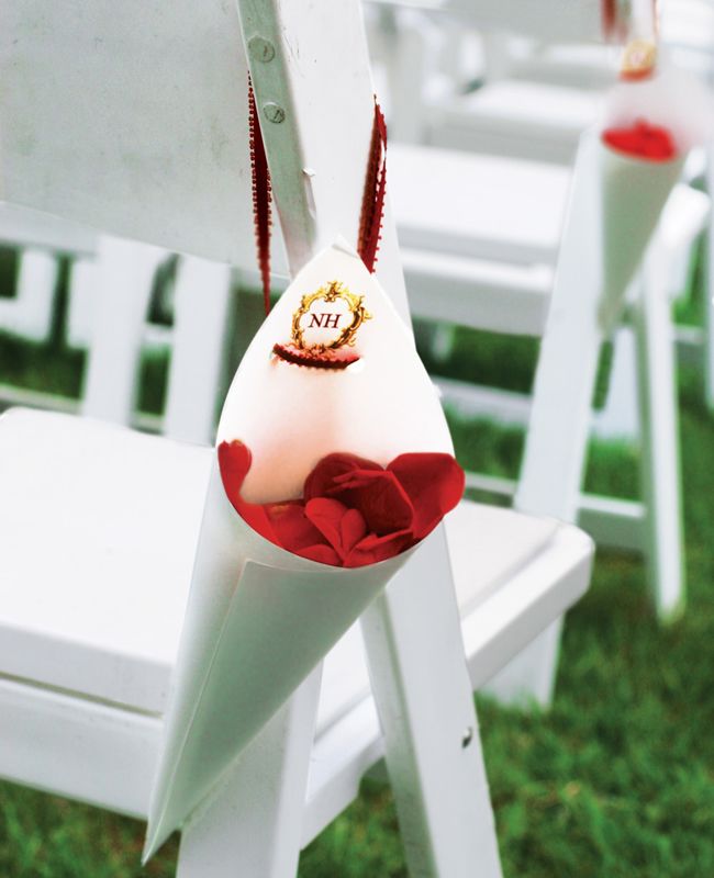 18 Pretty Ways To Decorate Your Ceremony Aisle