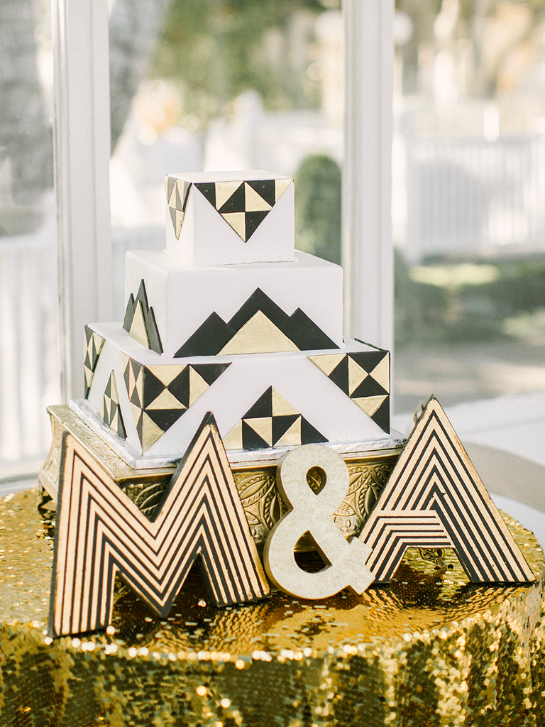18 Reasons Why You Need a Metallic Wedding Cake