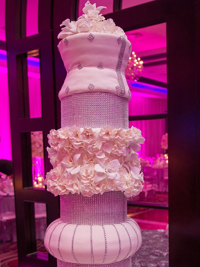 18 Wedding Cake Ideas With Silver and Gold Bling