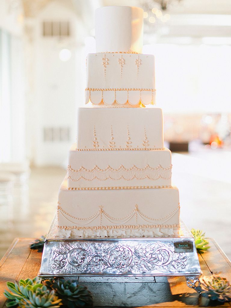 18 Wedding Cake Ideas With Silver and Gold Bling
