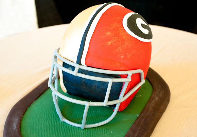 14 Super Bowl-Inspired Groom’s Cakes