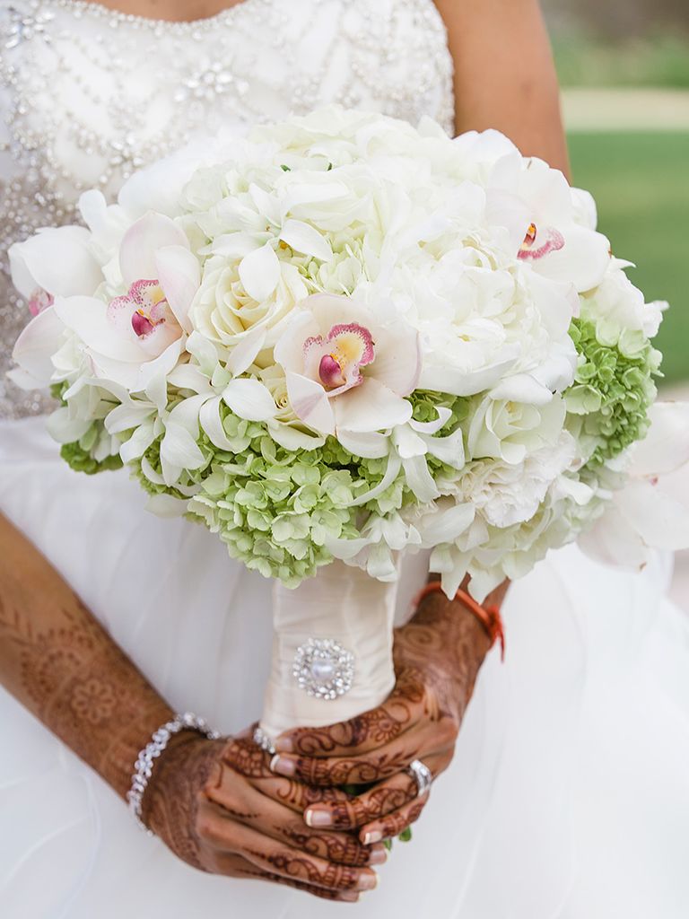 20 Romantic White Wedding Bouquet Ideas