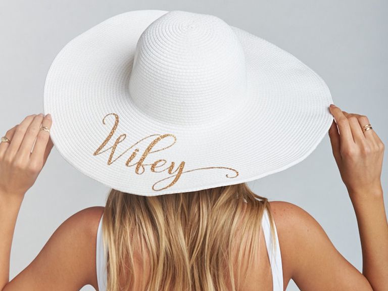 21 Floppy Sun Hats With Witty Phrases for Your Bachelorette Party or Honeymoon