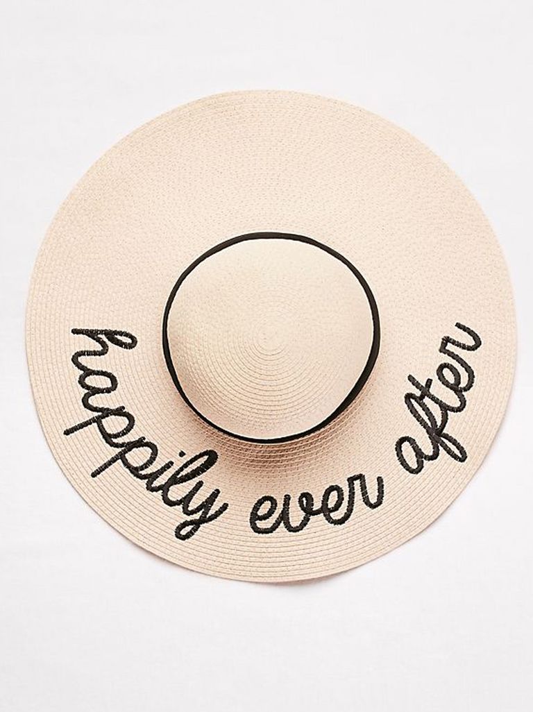 21 Floppy Sun Hats With Witty Phrases for Your Bachelorette Party or Honeymoon