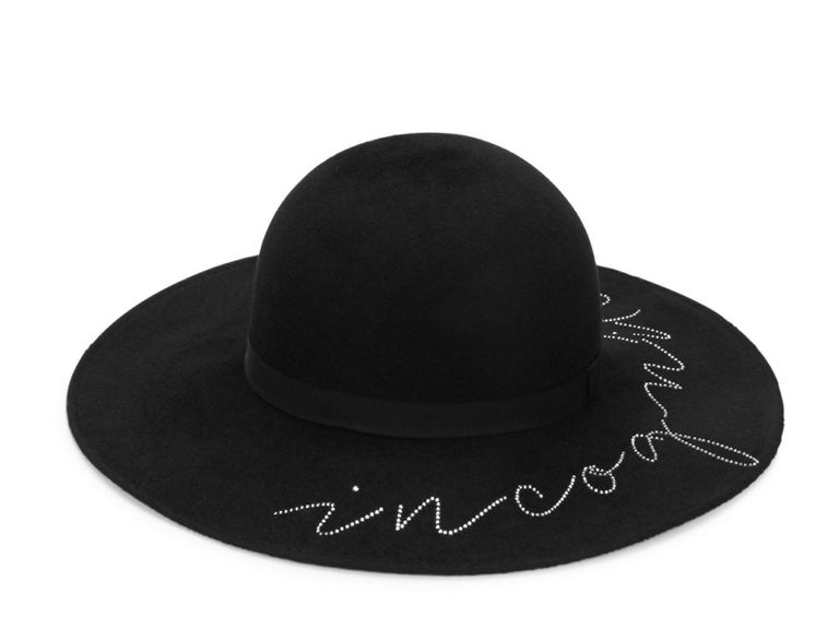 21 Floppy Sun Hats With Witty Phrases for Your Bachelorette Party or Honeymoon