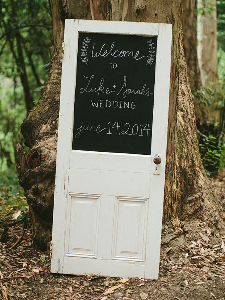 21 Pretty DIY Wedding Signs