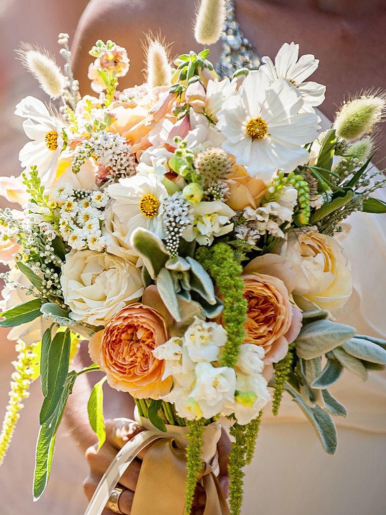 21 Stunning Wildflower Bouquets for the One-of-a-Kind Bride