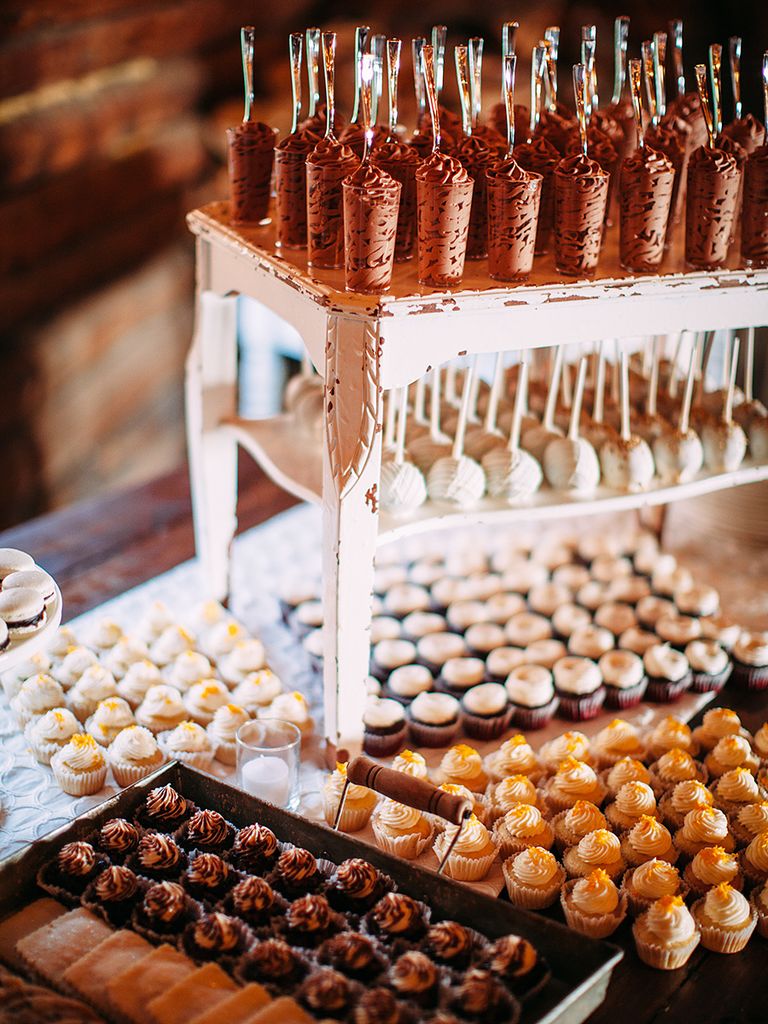 21 Tempting Wedding Dessert Ideas to Serve With Your Cake