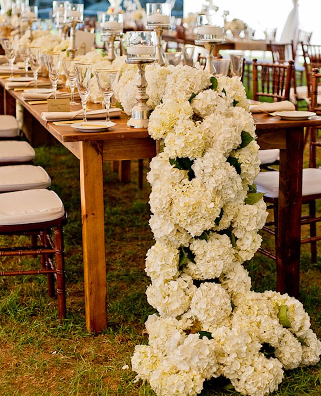 9 Flower Table Runners You’ll Love!