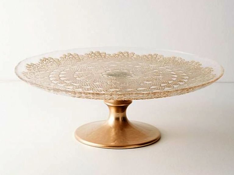 29 Cool and Classic Wedding Cake Stands Perfect for Every Wedding Style