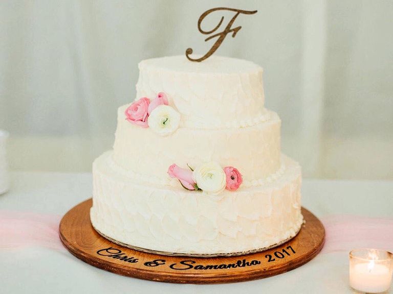 29 Cool and Classic Wedding Cake Stands Perfect for Every Wedding Style