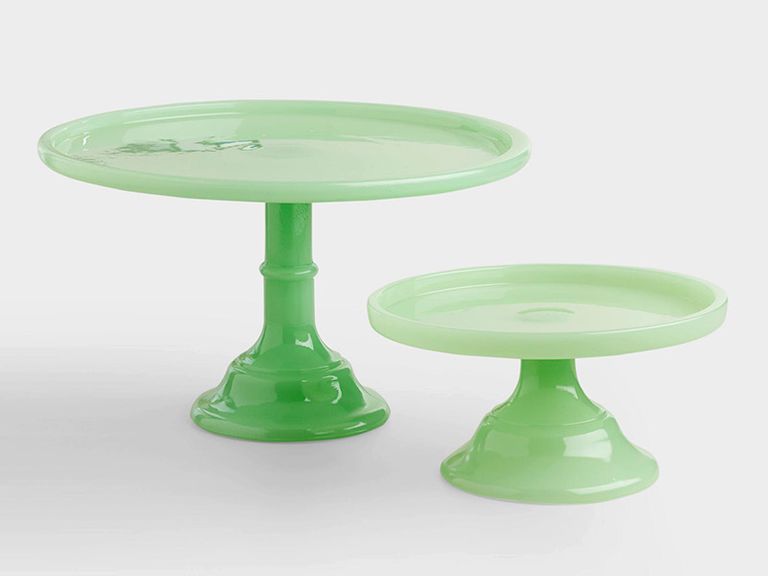 29 Cool and Classic Wedding Cake Stands Perfect for Every Wedding Style