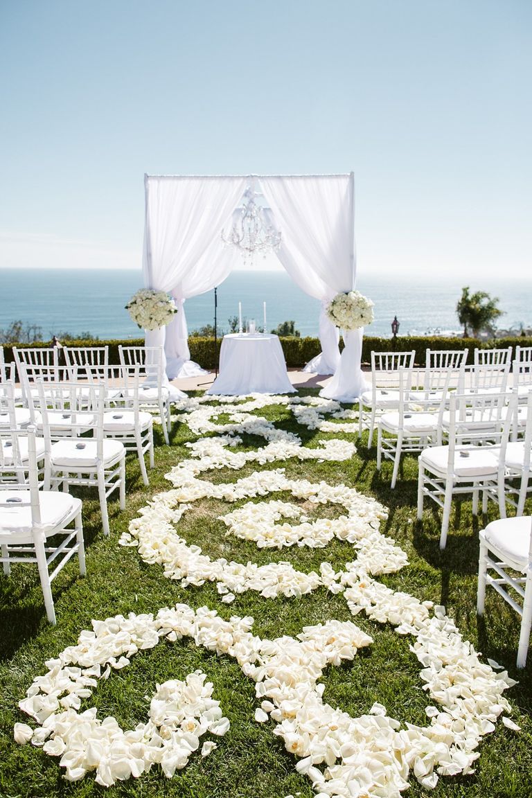 29 of the Prettiest Wedding Chuppahs We've Ever Seen