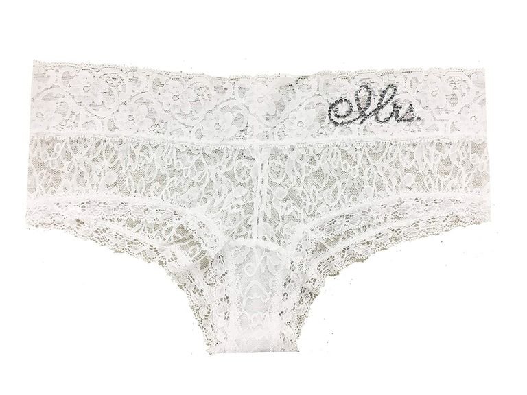 30 Pretty Wedding and Honeymoon Lingerie Looks for Every Bride