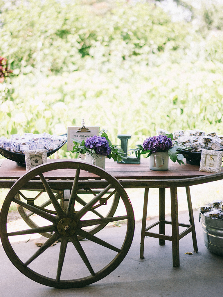 21 Gorgeous Ways to Use Pantone’s Color of the Year in Your Wedding