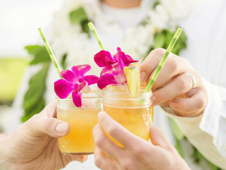 6 Details That'll Turn Your Wedding Into a Tropical Luau