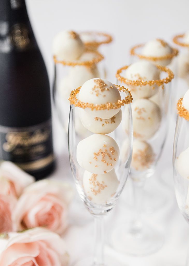 6 Sparkling Desserts for All Your Wedding Events