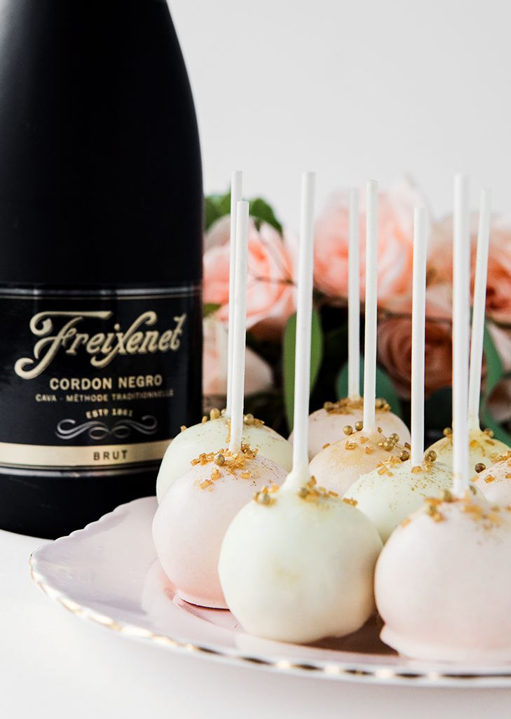 6 Sparkling Desserts for All Your Wedding Events