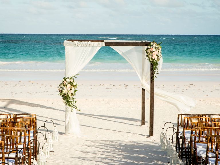 7 Reasons Why You'll Want to Get Married at the Coral Sands Hotel