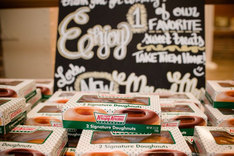 7 Sweet Ways to Incorporate Donuts Into Your Wedding