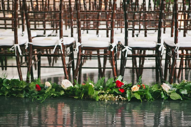 7 Ways to Add Garland to Your Wedding